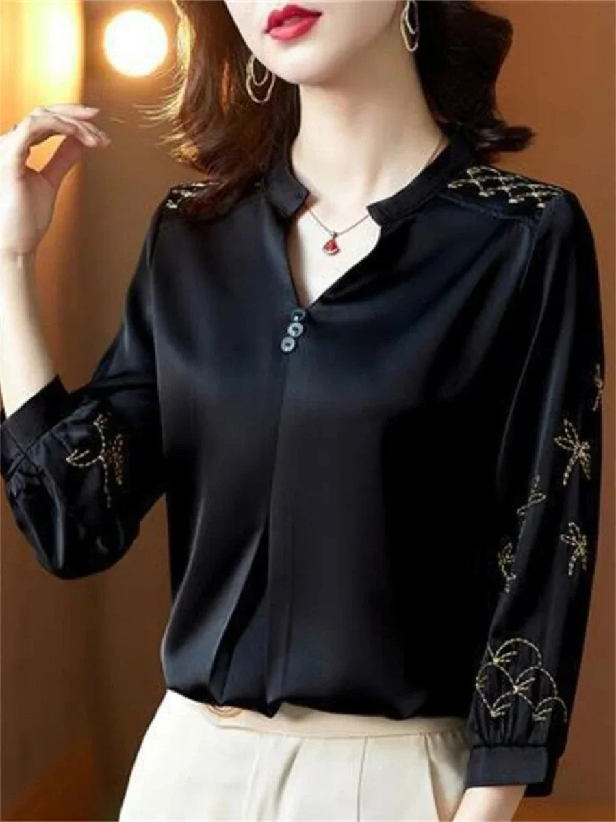 Women Fashion Casual Three Quartz Sleeve V-Neck Embroidery Blouse