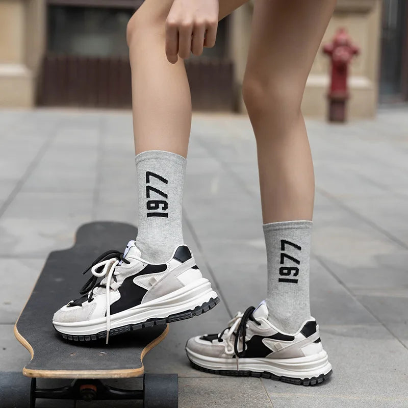 4 Pairs Hip Hop Socks Men & Women Cotton Skateboard Socks, Breathable Sports Luxury Socks 38-45