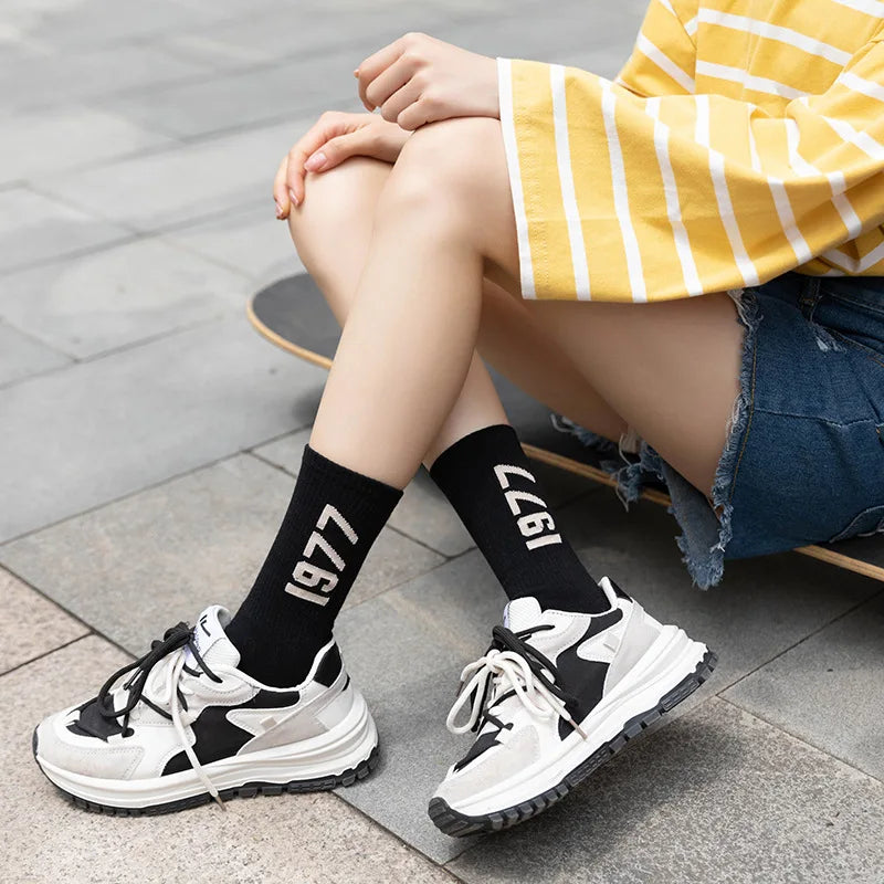 4 Pairs Hip Hop Socks Men & Women Cotton Skateboard Socks, Breathable Sports Luxury Socks 38-45