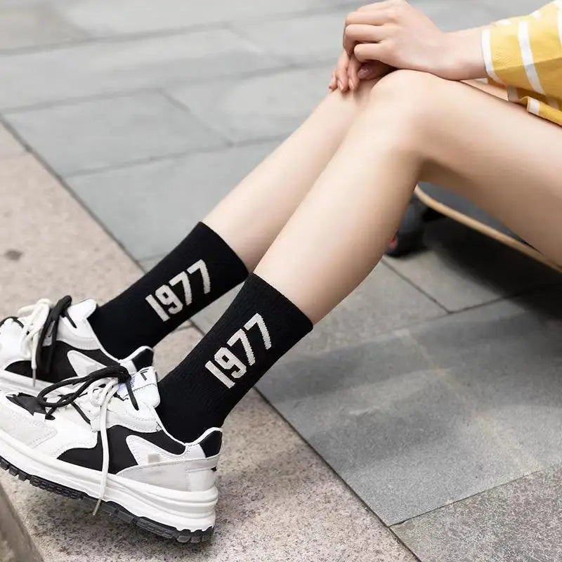 4 Pairs Hip Hop Socks Men & Women Cotton Skateboard Socks, Breathable Sports Luxury Socks 38-45
