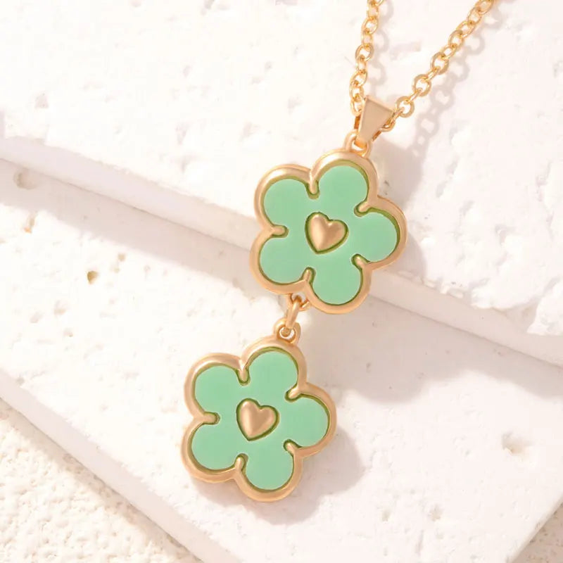 Hot Selling Colorful Plant Five Leaf Petal Pendant Flower Necklace for Women Fashion