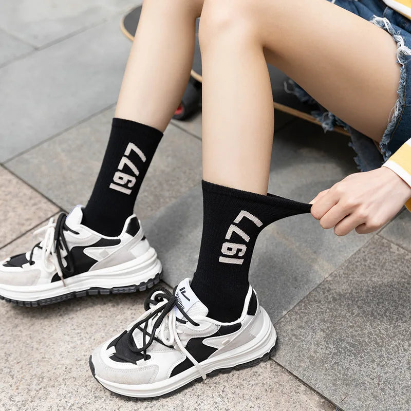 4 Pairs Hip Hop Socks Men & Women Cotton Skateboard Socks, Breathable Sports Luxury Socks 38-45