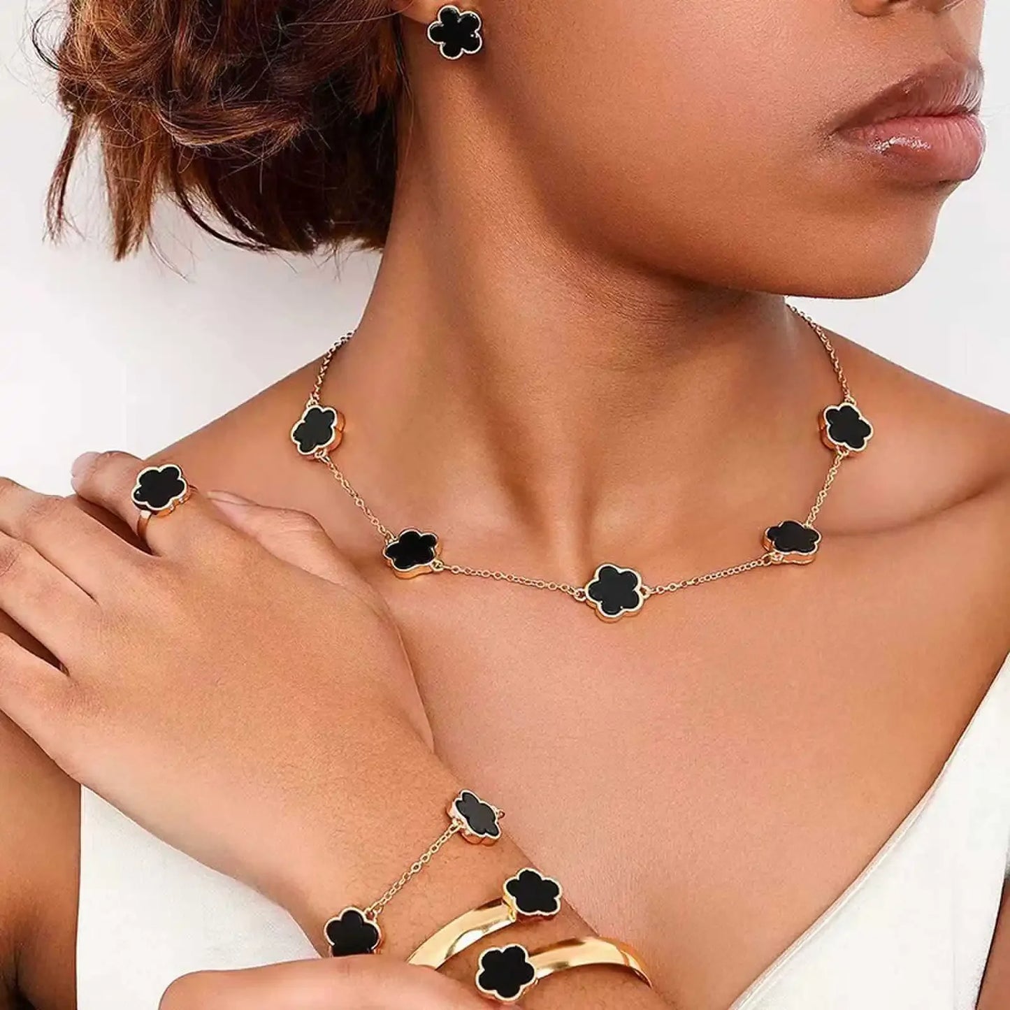 Hot Selling Plum Blossom Plant Five Leaf Flower Jewelry Set Bracelet Necklace Earrings Women Stainless Steel High Quality