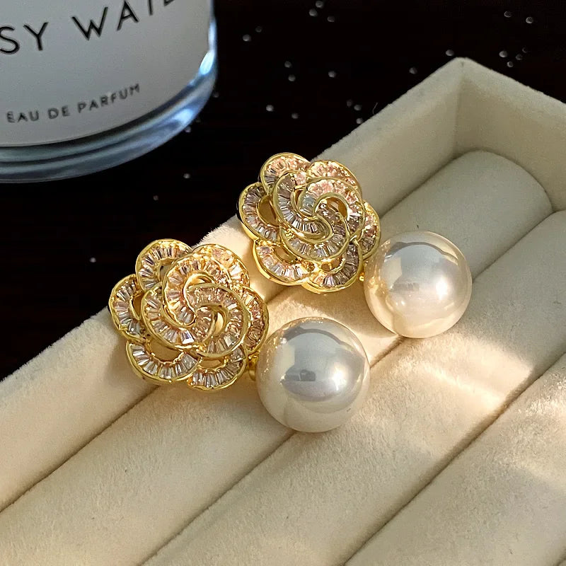 Korean Style Simple and Atmospheric Zircon Flower Pearl Summer Light Luxury style High-end Retro Earrings for Girls.