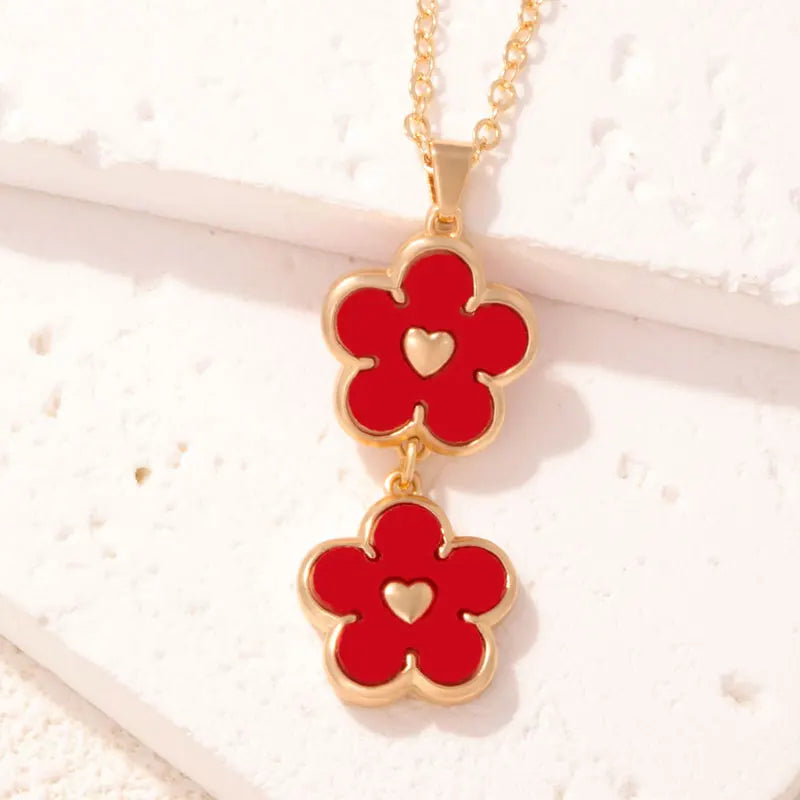 Hot Selling Colorful Plant Five Leaf Petal Pendant Flower Necklace for Women Fashion