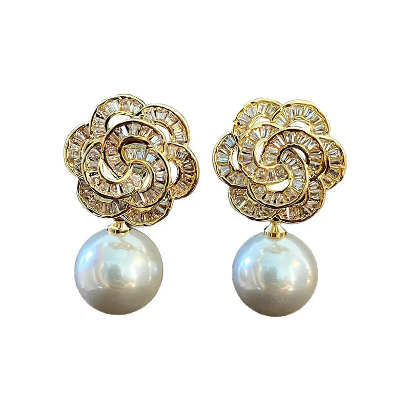 Korean Style Simple and Atmospheric Zircon Flower Pearl Summer Light Luxury style High-end Retro Earrings for Girls.