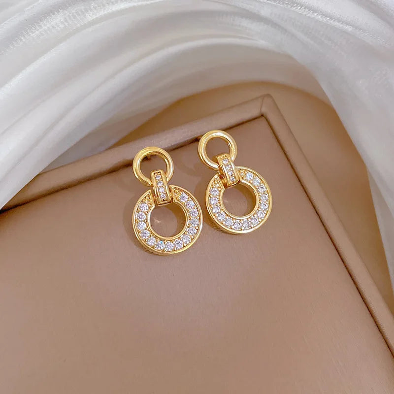 Fashionable Double-ring 8-character Light Luxury style Necklace, Exquisite and Versatile Clavicle Chain Jewelry Set