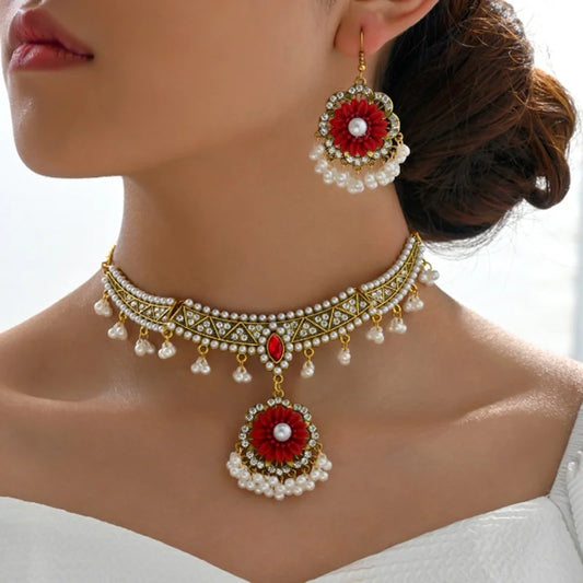 2Pcs Metal Necklace Earring Set For Women  Retro Palace French Style Pearl Flower Jewelry