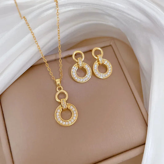 Fashionable Double-ring 8-character Light Luxury style Necklace, Exquisite and Versatile Clavicle Chain Jewelry Set